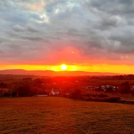 Summit Camping Kit Hill Cornwall Panoramic Views Grass Pitch From 15Pn Or Bella Bell Tent 75Pn Callington 외부 사진